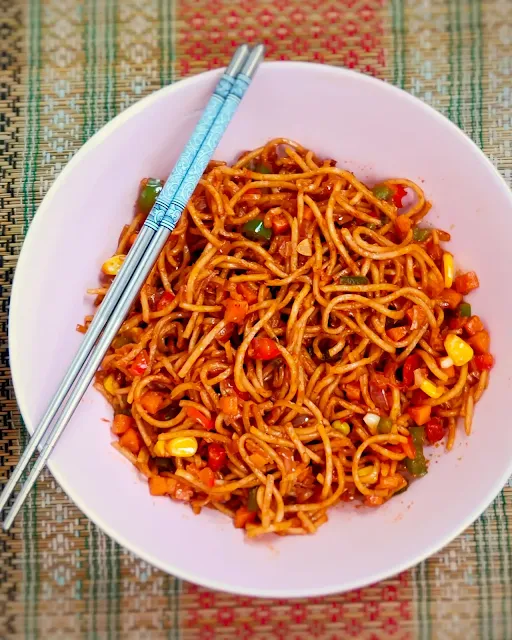 Veg Schezwan Hakka Noodles