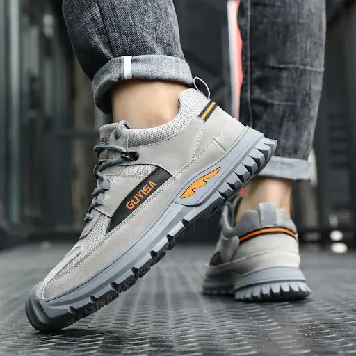 Title 12, Steel toe safety shoes anti-smash and anti-punc...