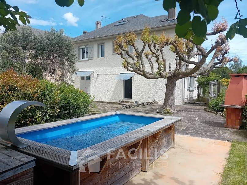 Vente maison 8 pièces 165 m² à Oloron-Sainte-Marie (64400), 246 000 €