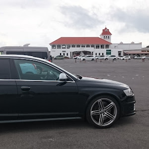 RS6 セダン