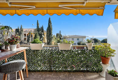 Appartement avec terrasse et piscine 4