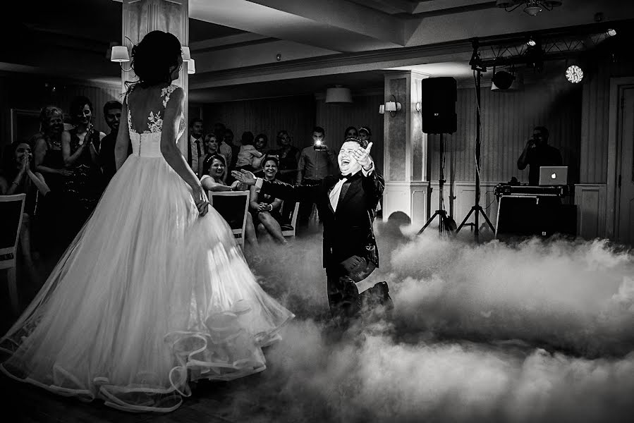 Wedding photographer Marius Marcoci (mariusmarcoci). Photo of 3 January 2017