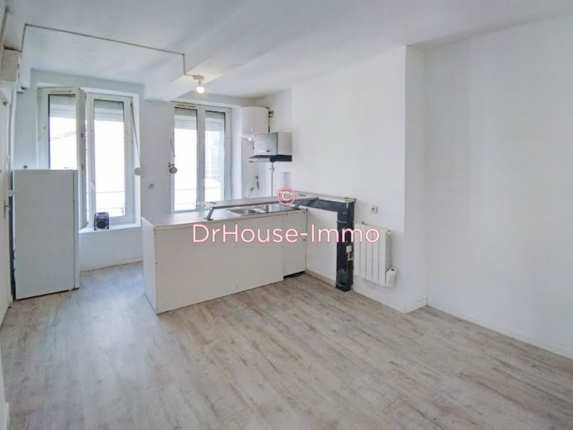 Location  appartement 1 pièce 20 m² à Landrecies (59550), 350 €