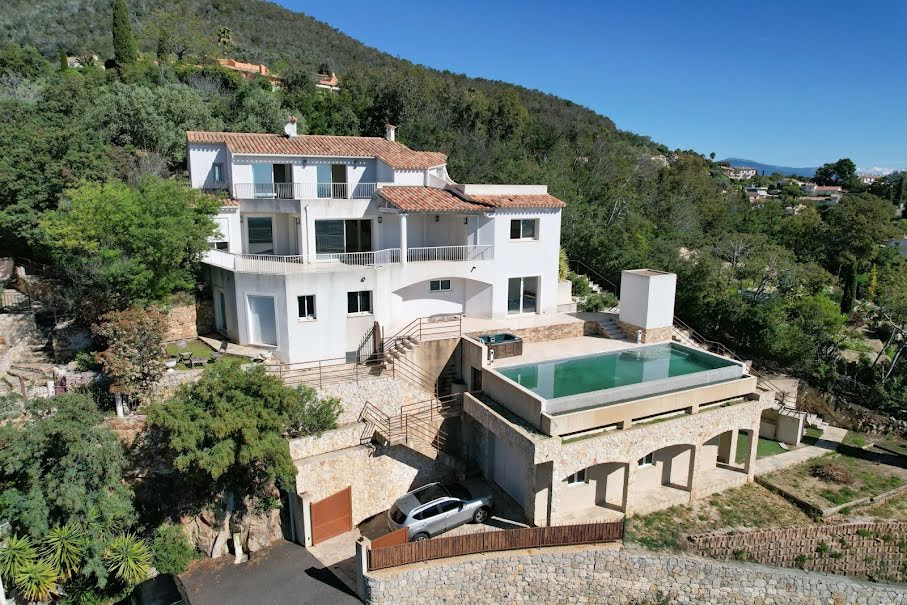Vente villa 9 pièces 255 m² à Mandelieu-la-Napoule (06210), 1 590 000 €