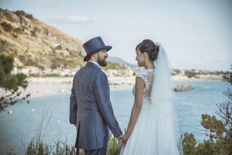 Fotógrafo de casamento Luigi Tiano (luigitiano). Foto de 20 de setembro 2017