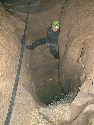 Gourdneck Cave