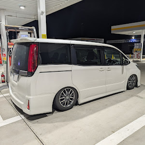 ノア ZRR80W