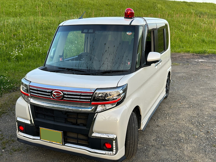 タントカスタムのなんちゃって覆面パトカー・面白カスタム・フォロー、いいね、コメントありがとうございます・タントカスタムla600s・車好きと繋がりたいに関するカスタム事例の投稿画像1枚目