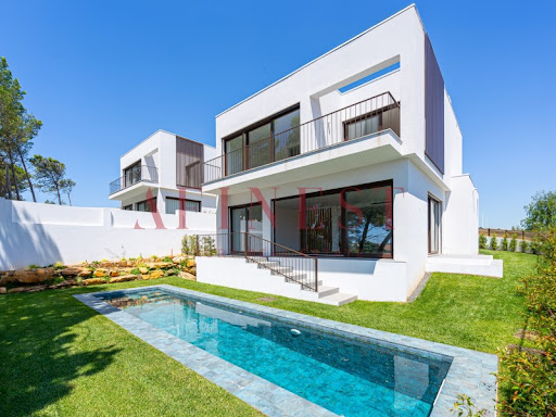 Maison avec piscine 2