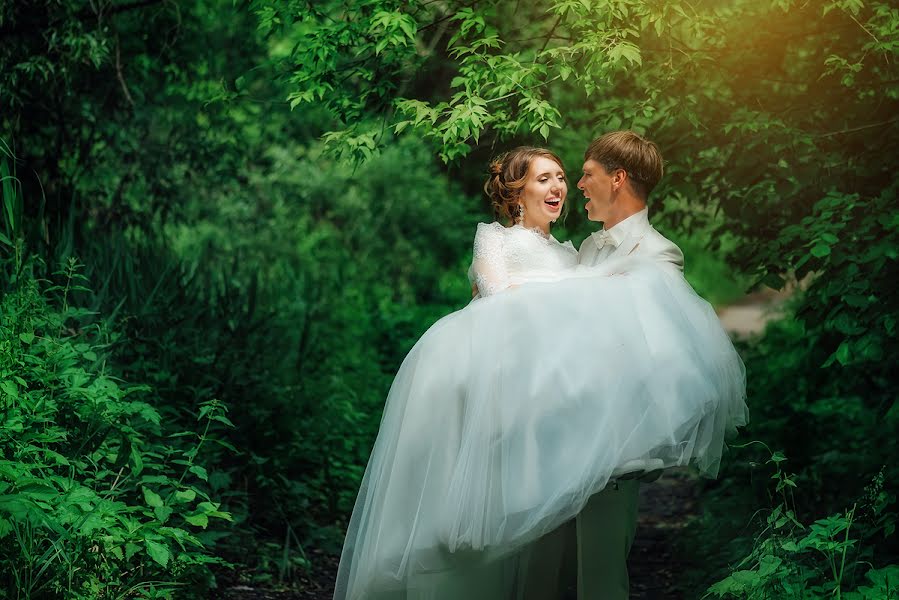 Fotografo di matrimoni Marina Borkova (myborkova). Foto del 8 luglio 2016