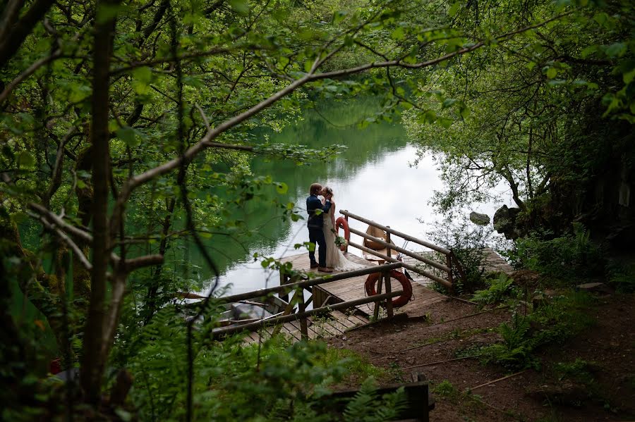 Fotografo di matrimoni Laura Crouchley (lauracrouchley). Foto del 24 maggio 2021