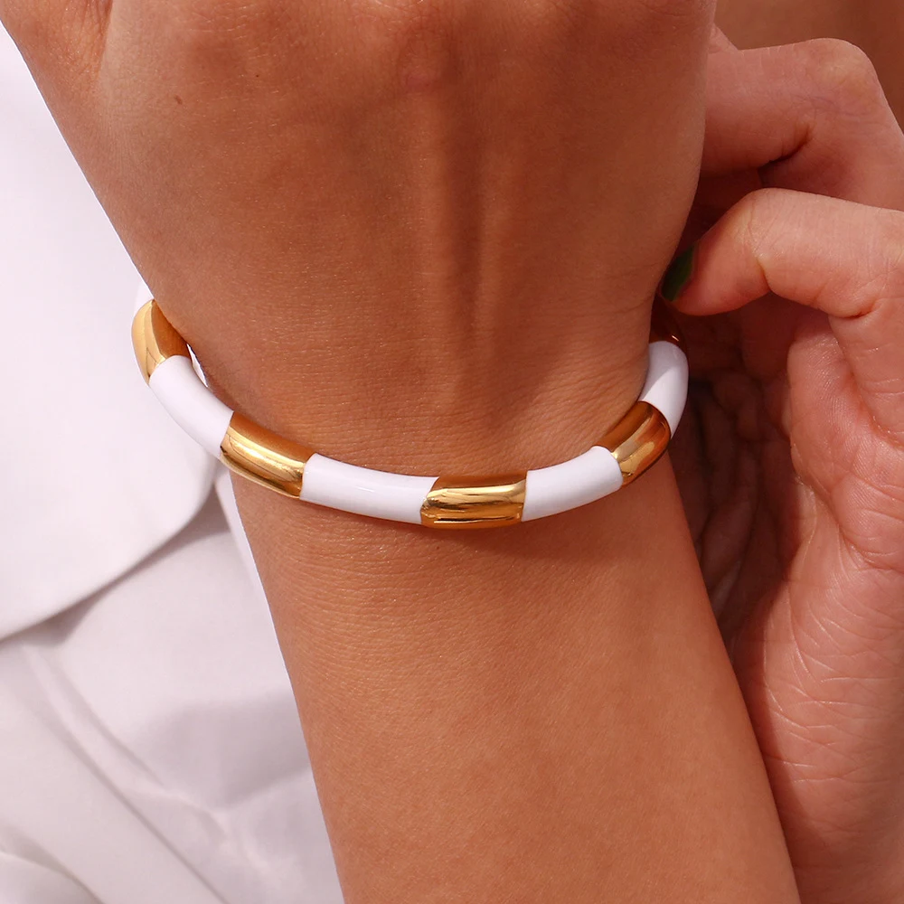 Title 7, Bracelet goutte segmenté ouvert en acier inoxyd...