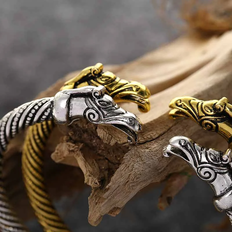 Bransoleta Beowulf Regalia z Głowicą Smoka ze Stali Nierdzewnej Ręcznie Robiona. Poczuj moc i elegancję w każdym detalu.
