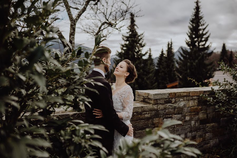 Fotógrafo de casamento Yuliya Milberger (weddingreport). Foto de 5 de fevereiro 2019