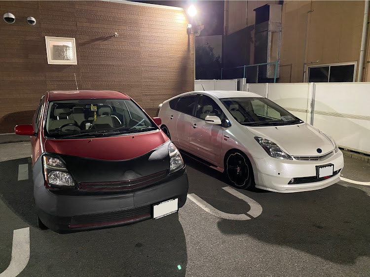 プリウスの20プリウス紅白コラボ・最後の撮影会・次の車は…？・納車待ち・足だけでバレるかも。笑に関するカスタム事例の投稿画像2枚目
