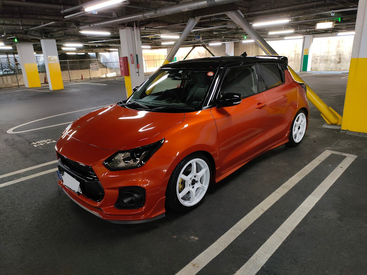 スイフトスポーツのアドバンレーシングTC-4・チームオレンジ🍊・地下駐車場に関するカスタム事例の投稿画像4枚目