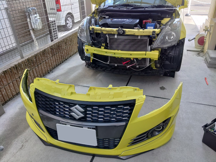 スイフトスポーツのTORQUE・ステイガレージ・バンパーってペコペコに関するカスタム事例の投稿画像5枚目