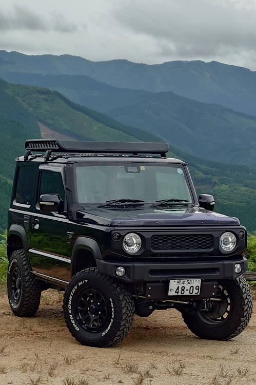 ジムニーの新緑と愛車・６月もよろしくお願いします・カスタム・コスパいいパーツに関するカスタム事例の投稿画像1枚目