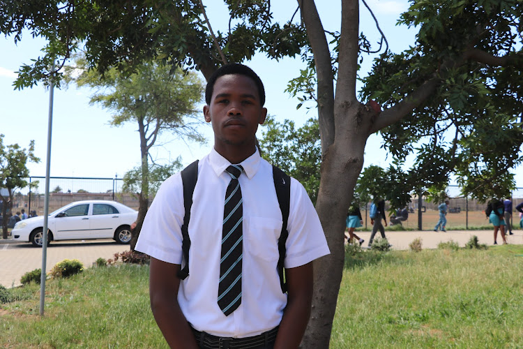 Luvolwam Hanabe. Ndzondelelo High School.