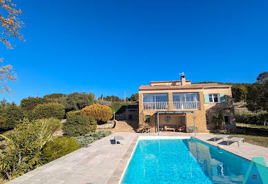 Maison avec piscine et terrasse 13