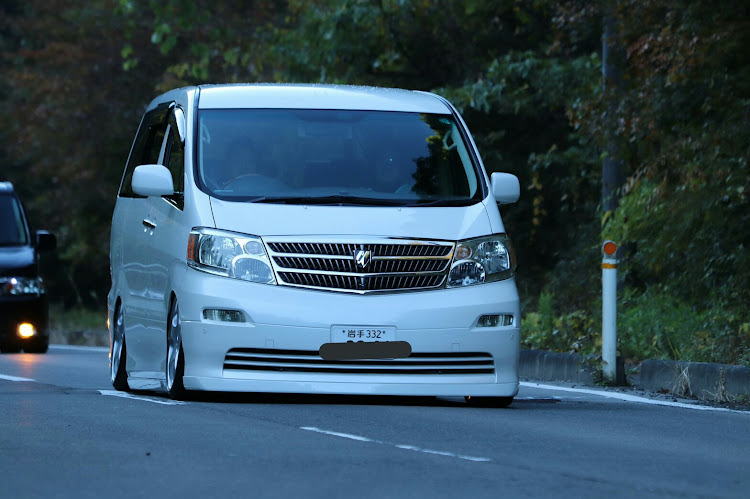 ステップワゴンの秋サム・最高の仲間たち・純ベタ・シンプルスタイル・車高短ステップに関するカスタム事例の投稿画像2枚目