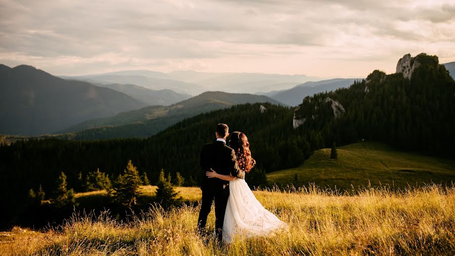 Fotógrafo de casamento Alin Chiriac (valev). Foto de 30 de dezembro 2020