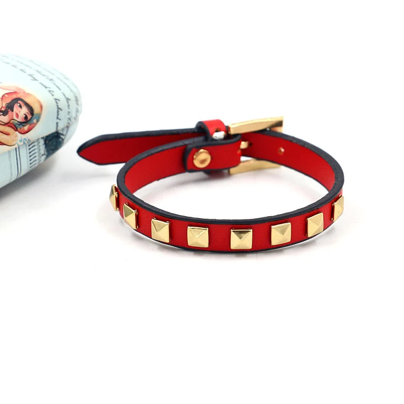 Punk 8 Klinknagels Solo PU Lederen Armband — Rock stijl, Gotische look, Verstelbaar, Unisex accessoire, Stoer sieraad