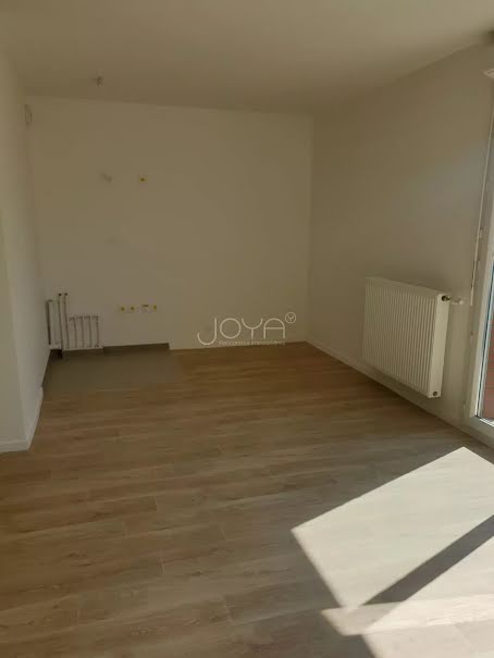 Location  appartement 1 pièce 34.21 m² à Livry-Gargan (93190), 773 €