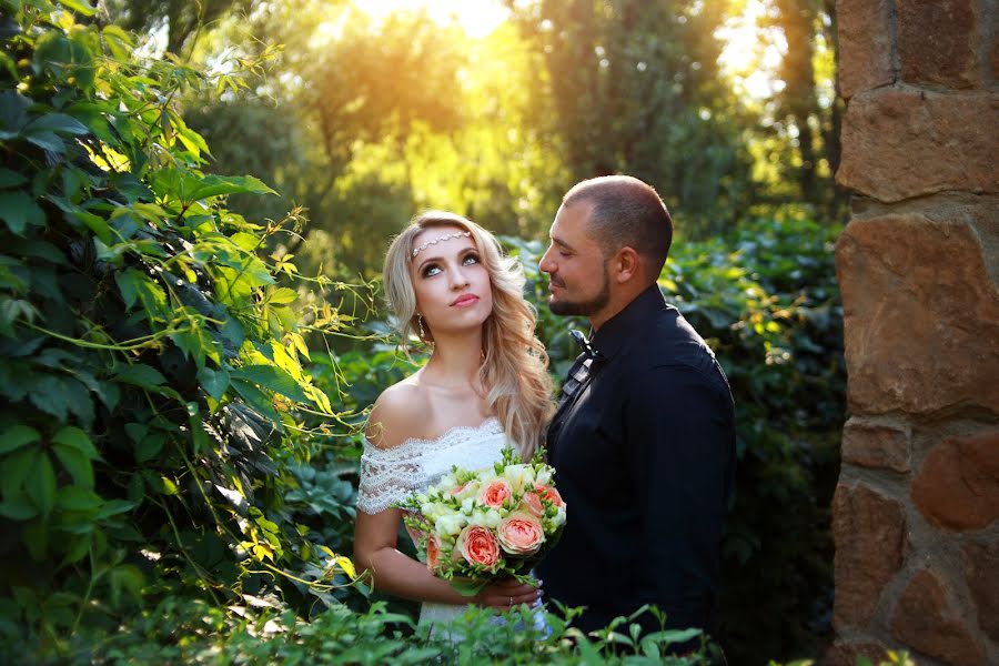 Wedding photographer Darina Valuyskaya (vdarina). Photo of 12 August 2016