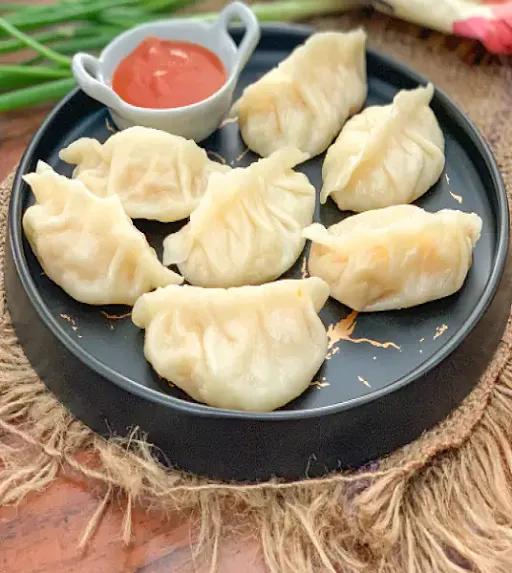 Chicken Steamed Momos [6 Pieces]