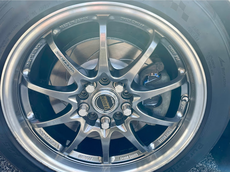 S2000のブレーキリフレッシュ完了・熱中症に注意・青空整備はツラいに関するカスタム事例の投稿画像3枚目