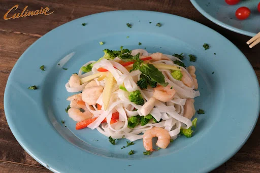 Thai Noodles With Prawn & Chicken