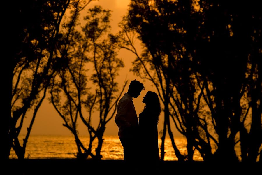 Fotógrafo de casamento Zakir Hossain (canvasofcolor). Foto de 25 de fevereiro 2021