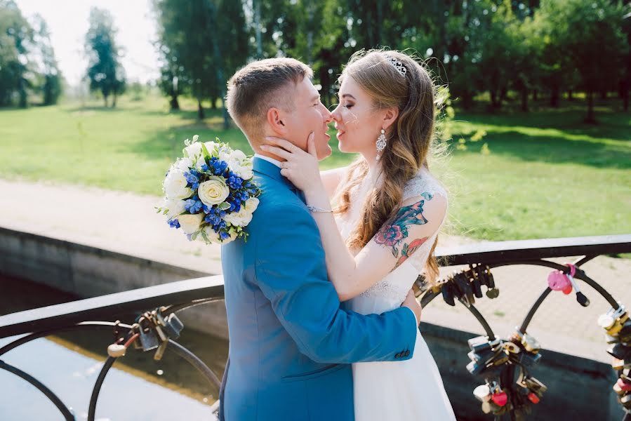 Fotógrafo de casamento Kirill Ponomarenko (ponomarenkoko). Foto de 3 de março 2017