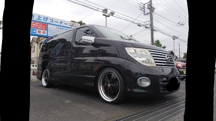 エルグランドのクラウン中年。さんが投稿したカスタム事例の投稿画像1枚目