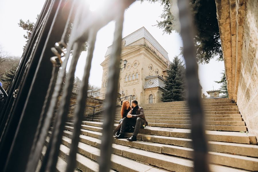 Wedding photographer Yulya Vlasova (vlasovaulia). Photo of 12 April 2019