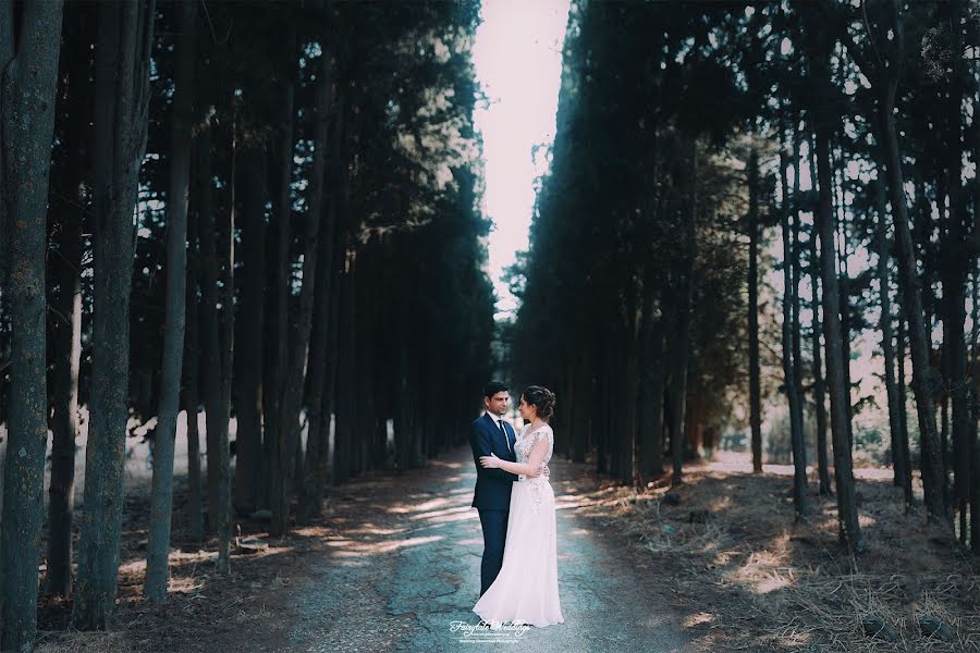 Photographe de mariage Kostas Oroumpozanis (fairytaleweddin). Photo du 13 septembre 2017