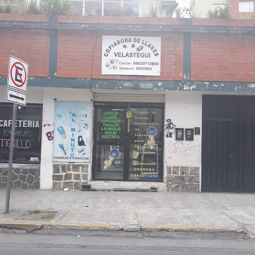 Opiniones de Copiadora De Llaves Velastegui en Quito - Cerrajería