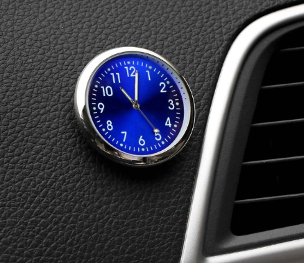 Auto sticker klok. Altijd op tijd! Eenvoudig te installeren, goed leesbaar, compact ontwerp. Houd de tijd in de gaten tijdens het rijden.