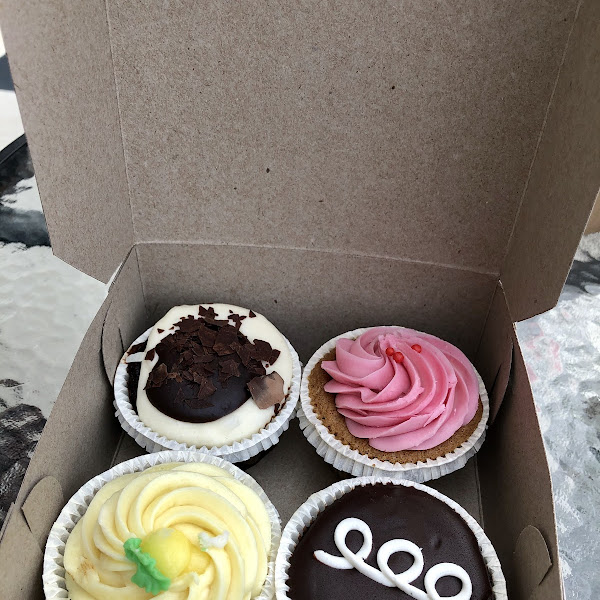 Gluten-Free Cupcakes at sweet27 bakery and restaurant