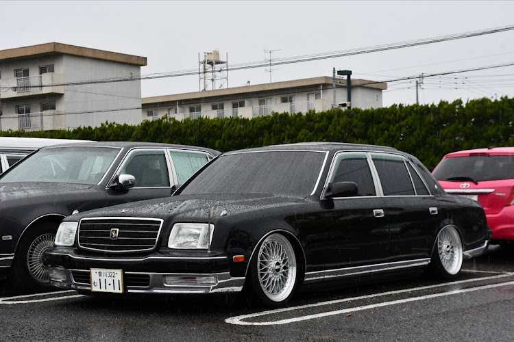 センチュリーのずぶ濡れの愛車・センチュリーに関するカスタム事例の投稿画像1枚目