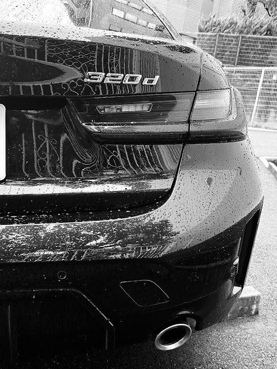 3シリーズ セダンの#車の運転が好き・#車すきな人と繋がりたい・かに🦀大好き❤・ずぶ濡れの愛車・フォロワーさんとの出会いに感謝🩷に関するカスタム事例の投稿画像2枚目