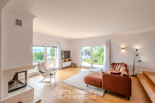 Maison contemporaine avec piscine et jardin 3