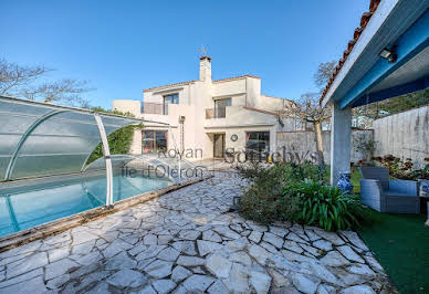 Seaside house with pool and terrace 3