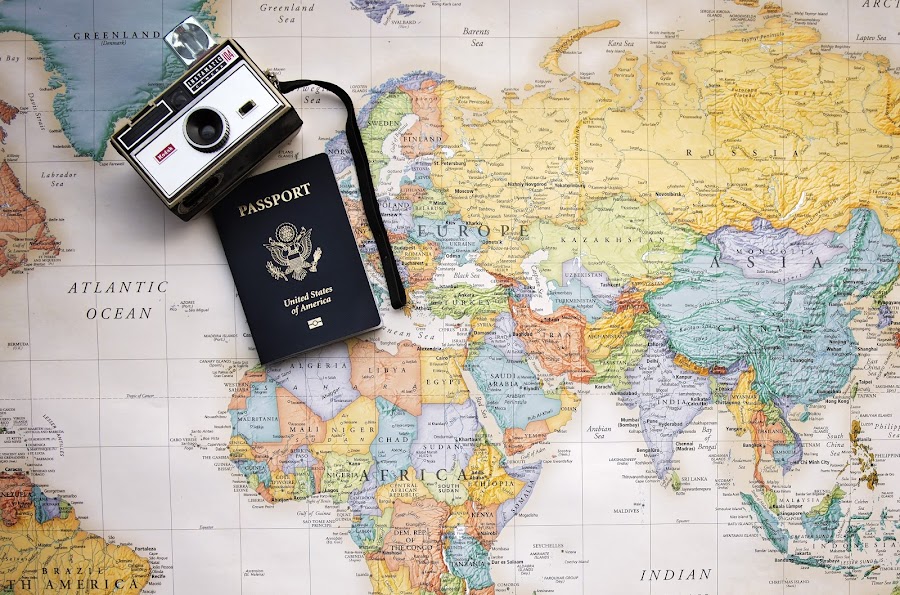 mapa, paszport, jak samodzielnie zorganizować podróż