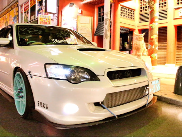 レガシィB4のSTI・沖縄国際通りに関するカスタム事例の投稿画像2枚目