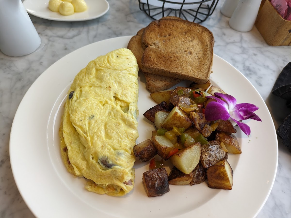 3 egg omelet with potatoes and GF toast