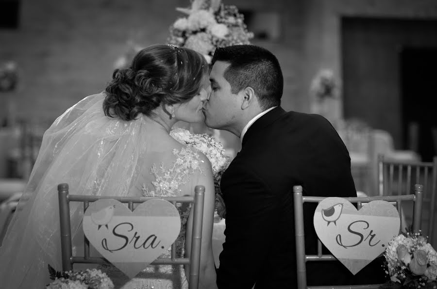 婚礼摄影师Carlos Ortiz（carlosortiz）。2016 4月14日的照片