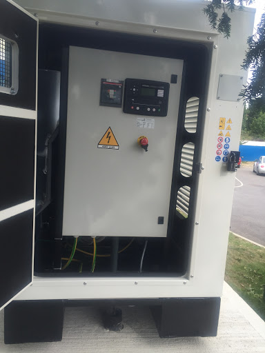 Generator in position and energised