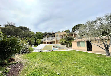 Villa with pool and terrace 17